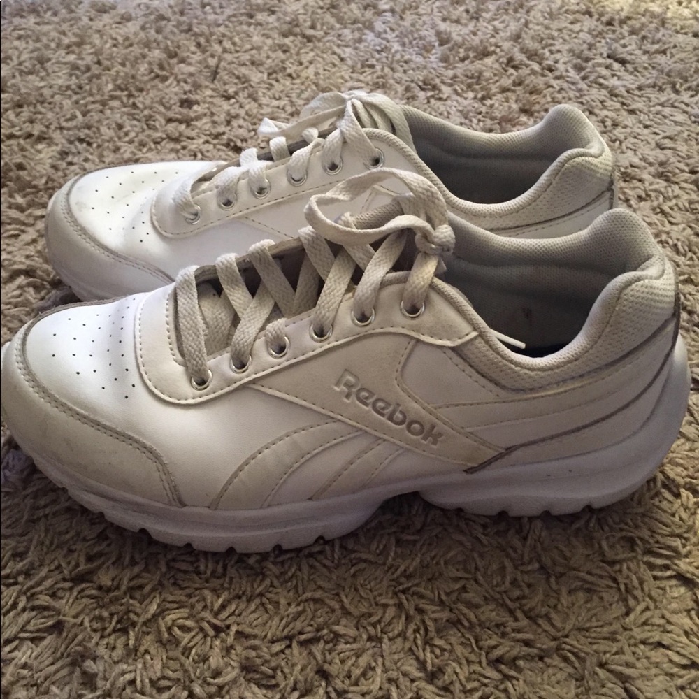 Athletic shoes